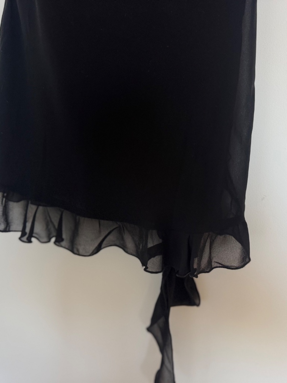 White fox black dress - Picture 4 of 5